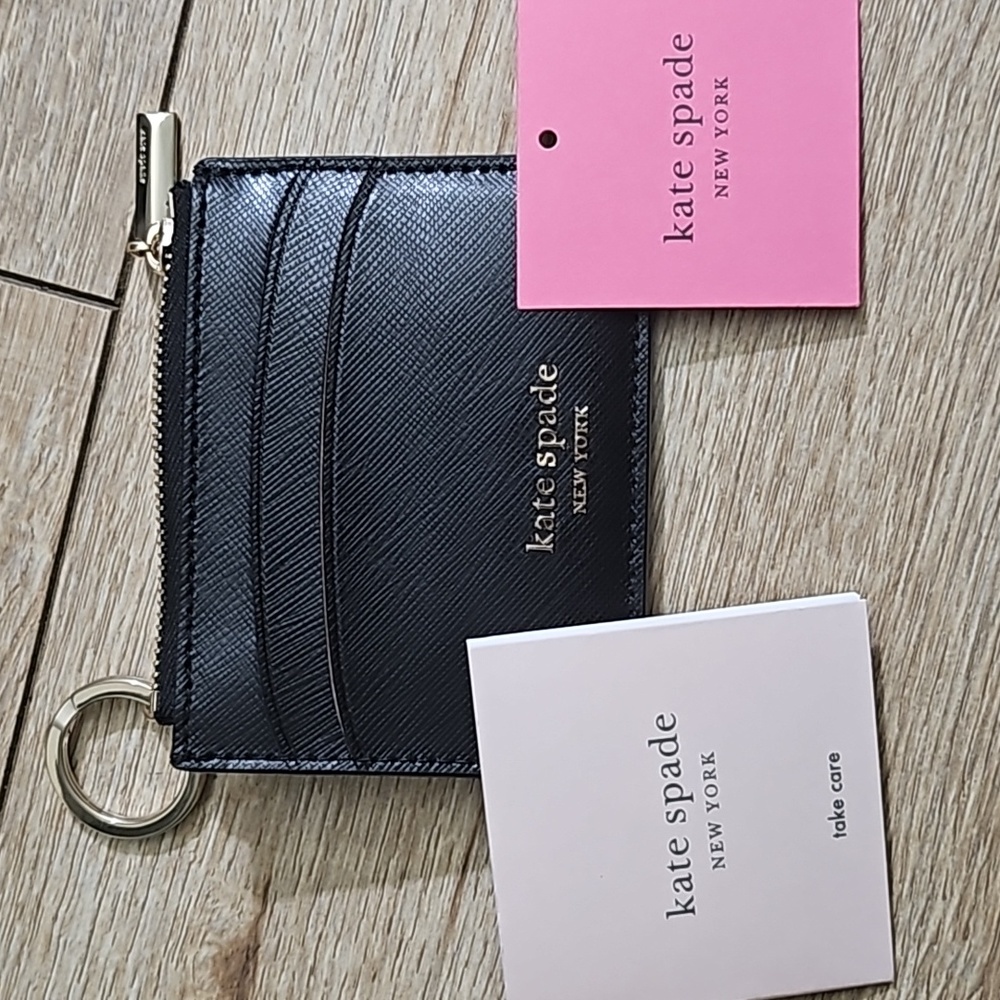 Women's key/cardholder with coin holder.